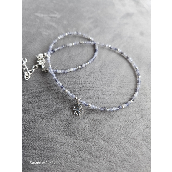 Naszyjnik z kamieni iolit z zawieszką